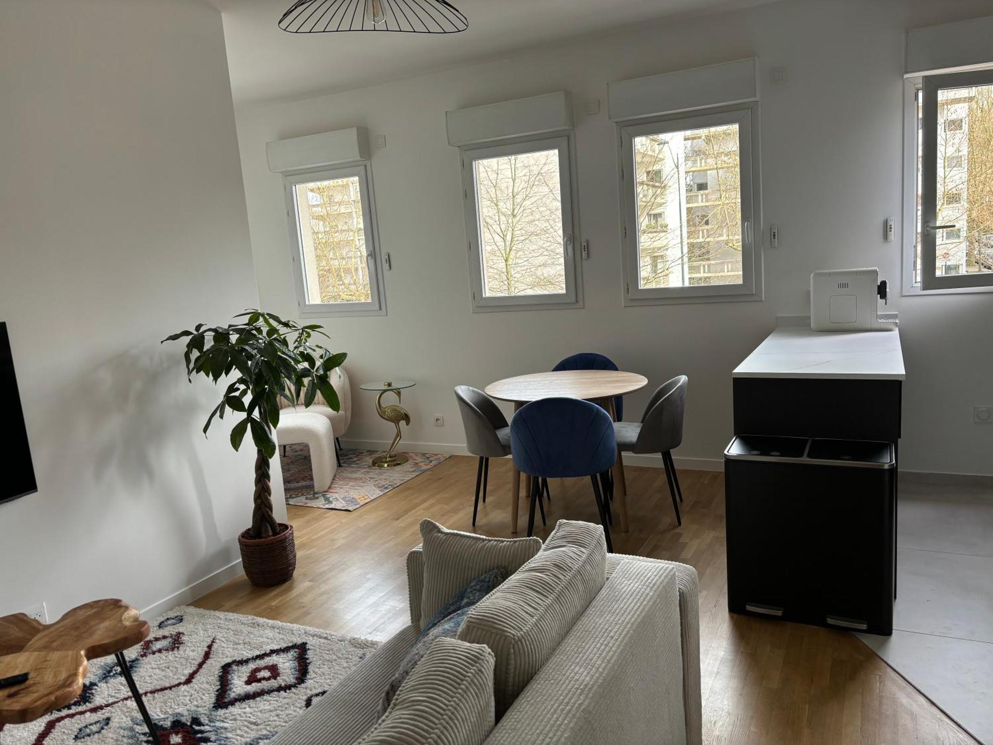 Le Boudoir - 2 Pieces Et Parking Apartment Le Plessis-Robinson Ngoại thất bức ảnh